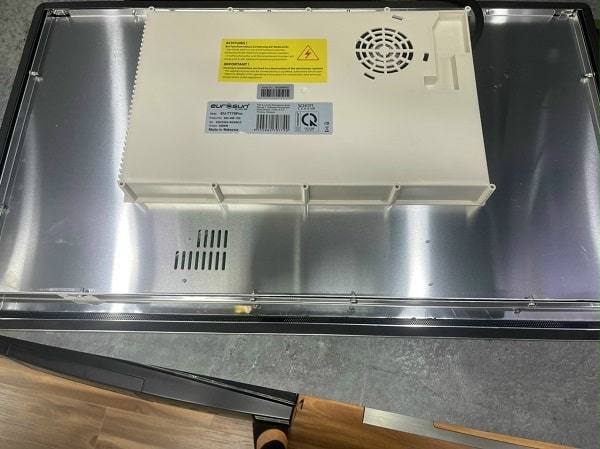 Mặt sau bếp từ Eurosun EU-T779Pro Mặt sau bếp từ Eurosun EU-T779Pro
