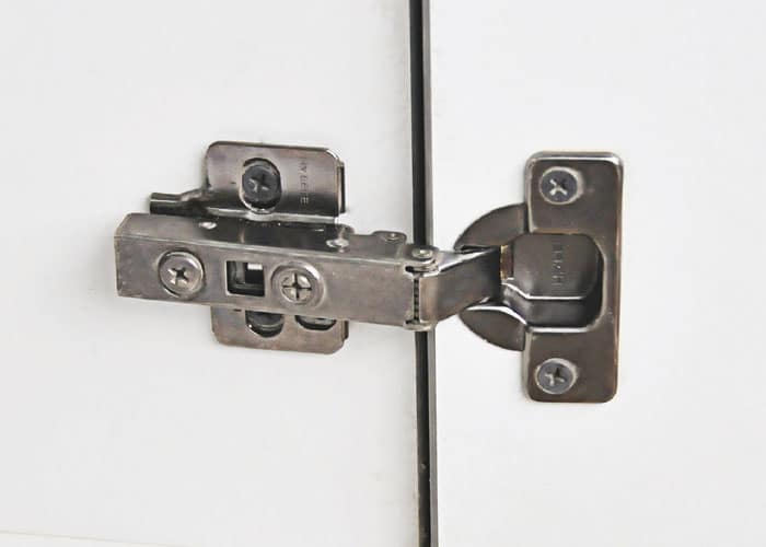 Bản lề giảm chấn Hafele màu đen – trùm ngoài 315.20.750 Bản lề giảm chấn Hafele màu đen – trùm ngoài 315.20.750