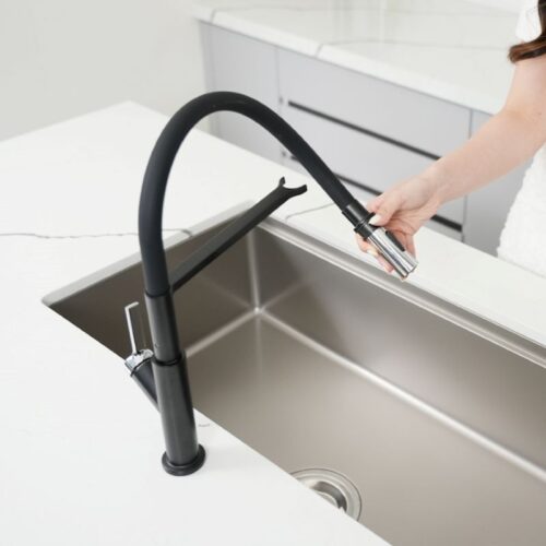 Vòi rửa bát nóng lạnh Konox Tema Black 5 Hình ảnh thực tế vòi rửa bát nóng lạnh Konox Tema Black