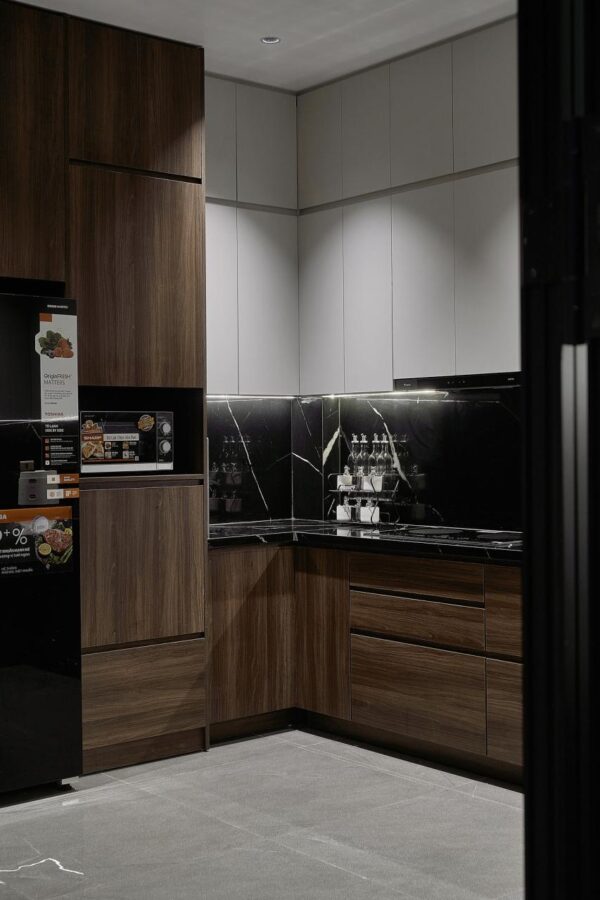 Nhà Phố Tone Màu Tối 9design Hiện Đại 2 Công trình thực tế ứng dụng vật liệu Gỗ An Cường được thiết kế & thi công bởi 9Design