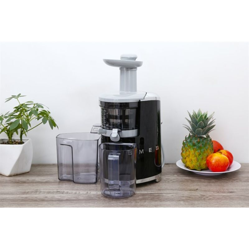 Ảnh máy ép chậm trái cây Smeg SJF01BLEU Black Ảnh máy ép chậm trái cây Smeg SJF01BLEU Black