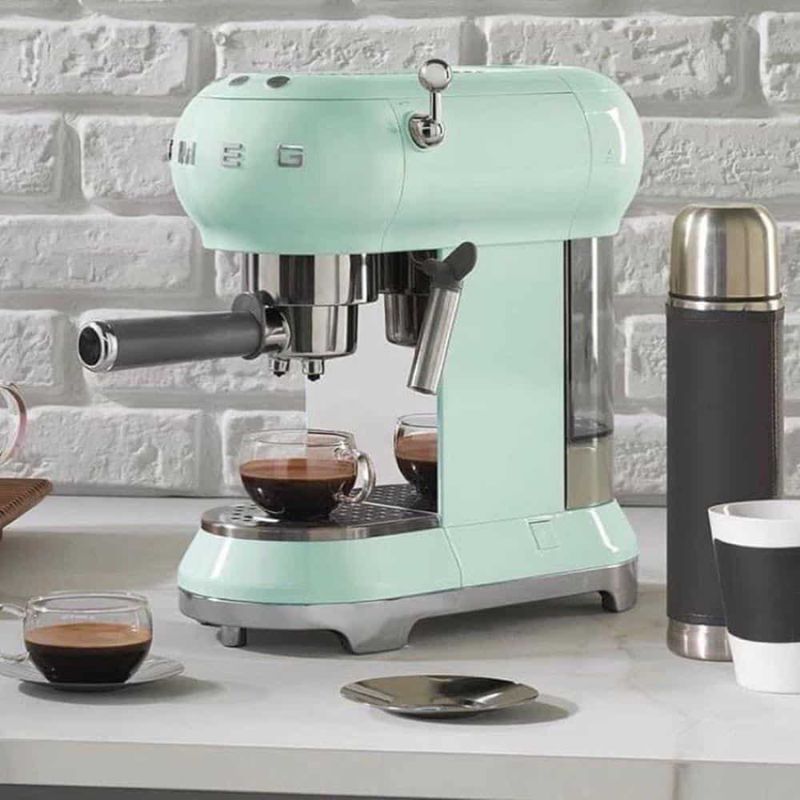 Ảnh máy pha cafe màu lục Smeg ECF01PGEU 535.43.651 Ảnh máy pha cafe màu lục Smeg ECF01PGEU 535.43.651