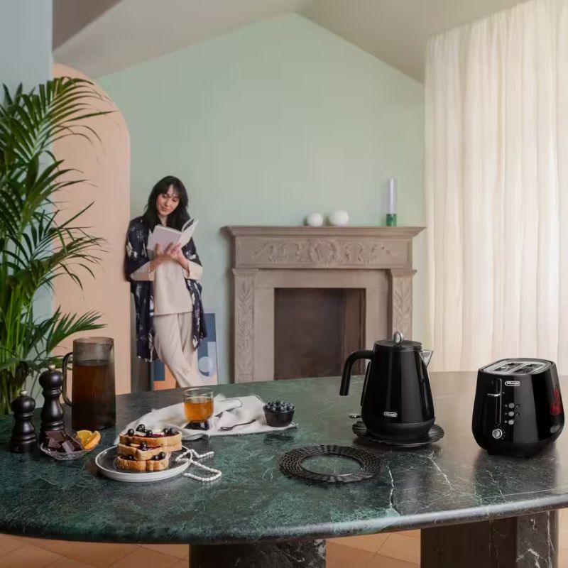 Ảnh thực tế Ấm đun nước Delonghi KBY2001.BK Ảnh thực tế Ấm đun nước Delonghi KBY2001.BK